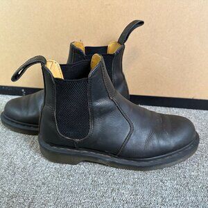 Dr. Martens 2976 Chelsea Boot in Black Matte Leather Size Men's 9 / Women's 10